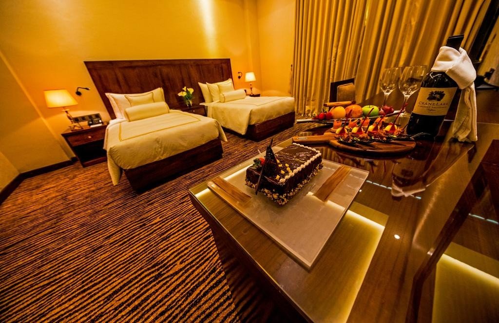 Фото The Golden Ridge Hotel