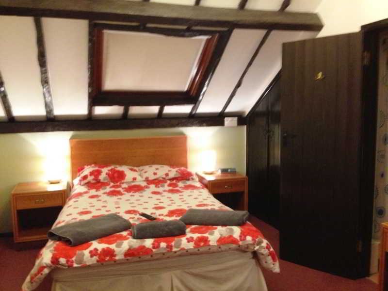 Фото Coach House Hotel