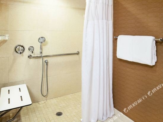 Фото Sheraton Portsmouth Harborside Hotel