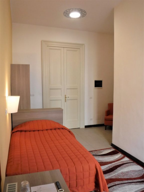 Фото Moonlight Hotel & Suites