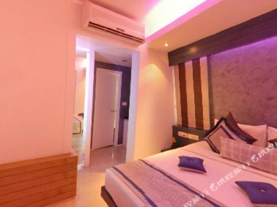 Фото Roseline Suites - A Business Hotel