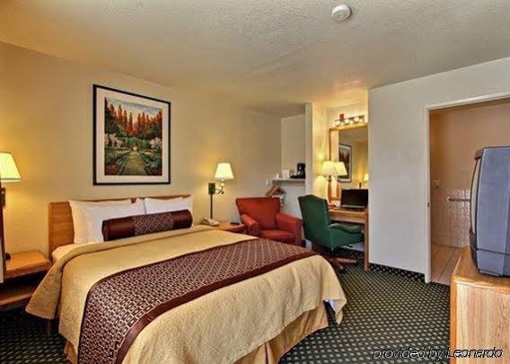 Фото Quality Inn Oakland Airport