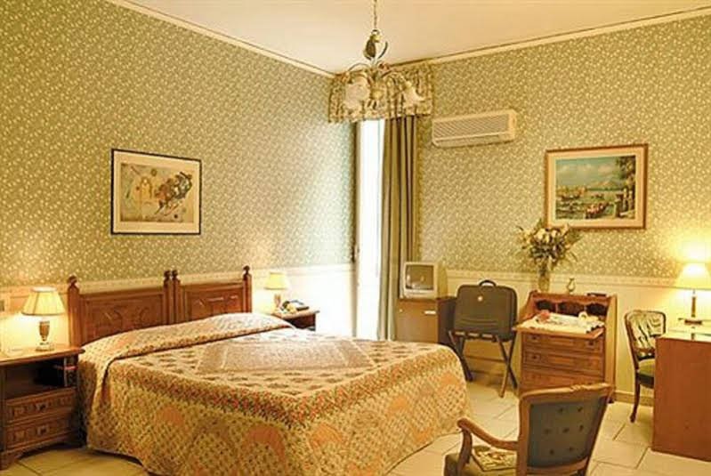 Фото Hotel Borbone di Napoli