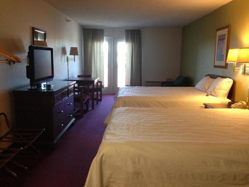 Фото Baymont by Wyndham Rochester Mayo Clinic Area