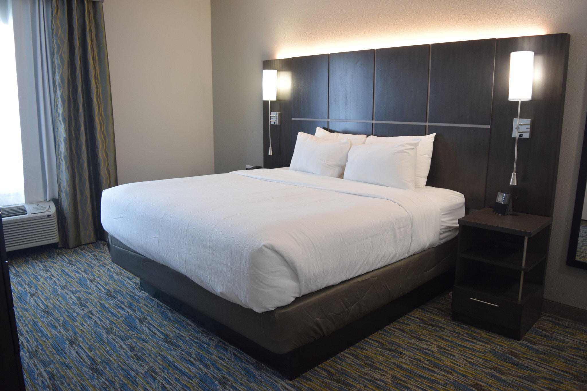 Фото Candlewood Suites Nashville - Metro Center, an Ihg Hotel