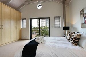 Жильё посуточно City Stay 1 Bedroom Apartment Wifi, Gym, Sauna в Кейптауне