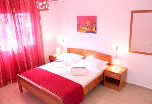 Жильё посуточно Apartment With 2 Bedrooms in Supetar, With Wonderful sea View, Terrace and Wifi в Супетаре