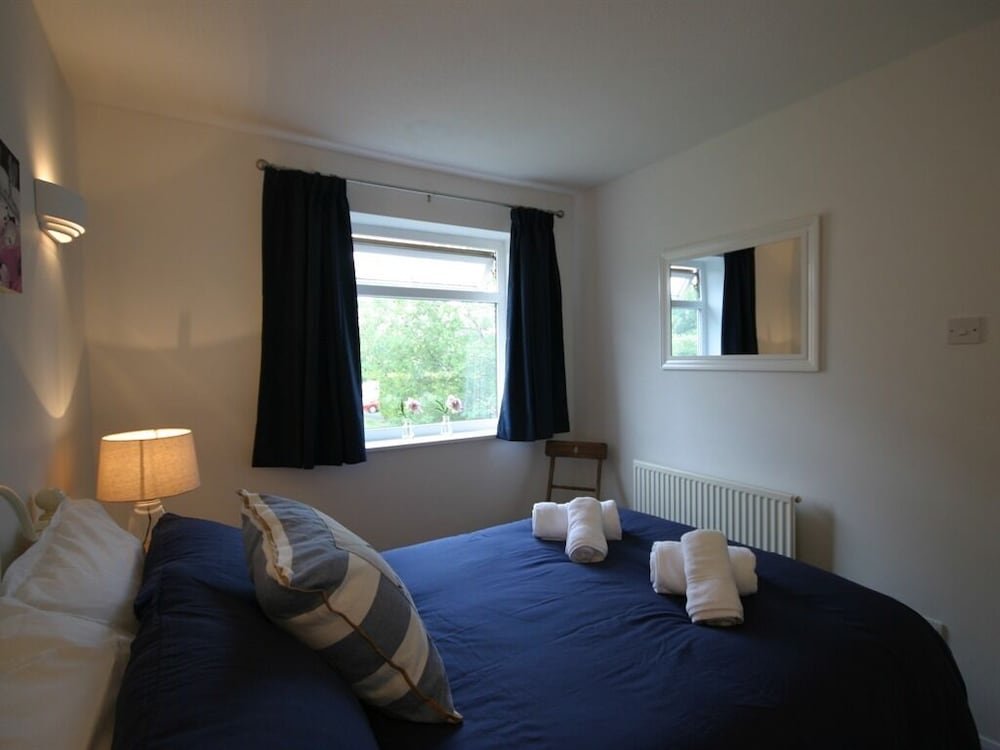 Фото Bishop's Court Apartment