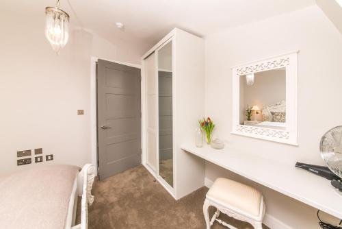 Фото The Halcyon Apartments Henry Street