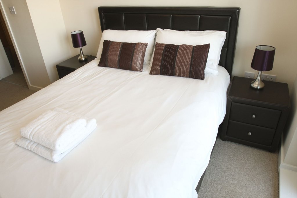 Фото 2 Bed Modern Apartment-Wilmington Close