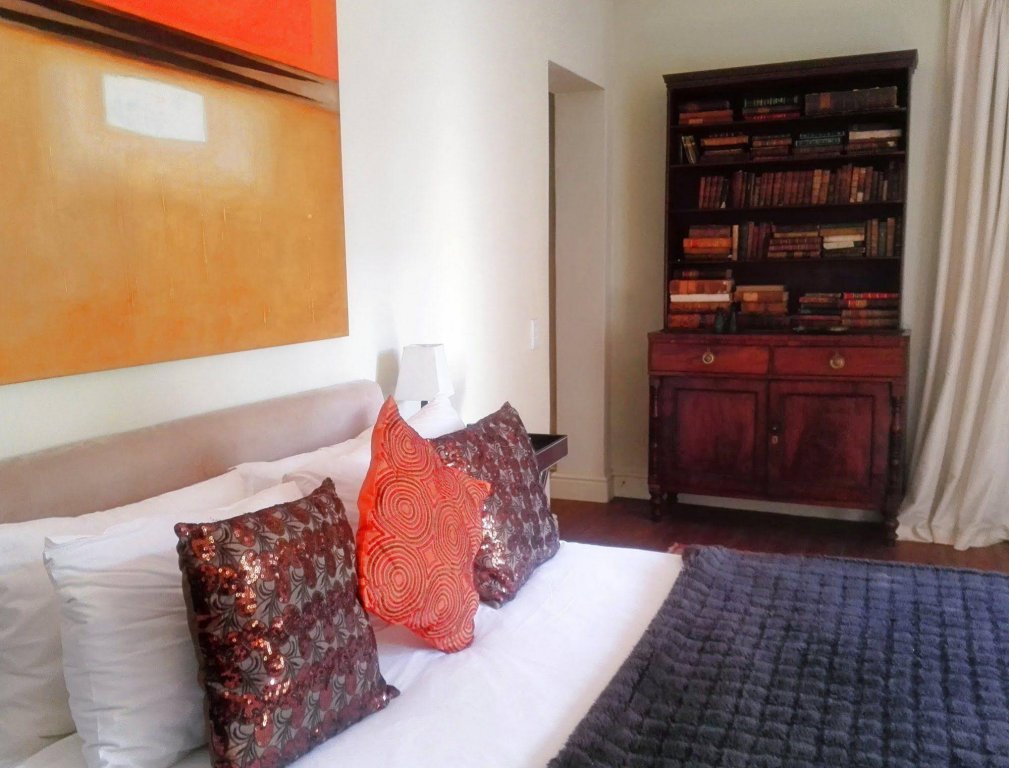 Фото Hawksmoor House