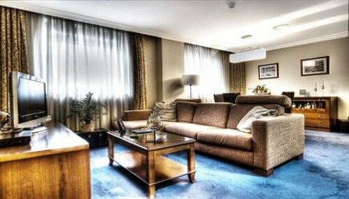 Внешний вид отеля Santiago Apartments Bilbao в Бильбао, фото 2