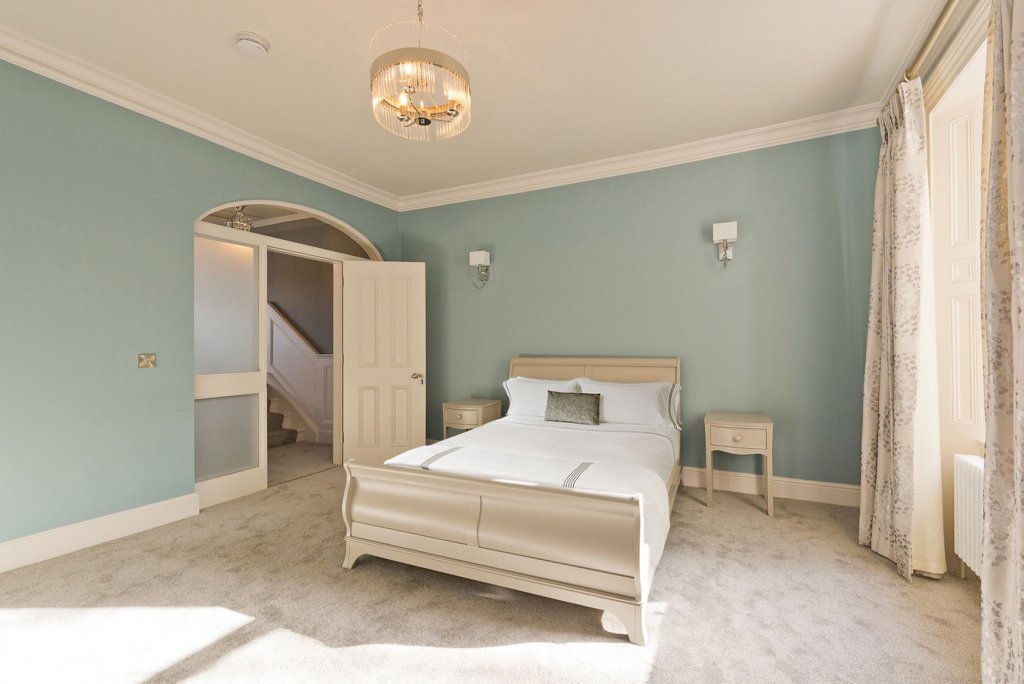 Фото Camden Court Hotel