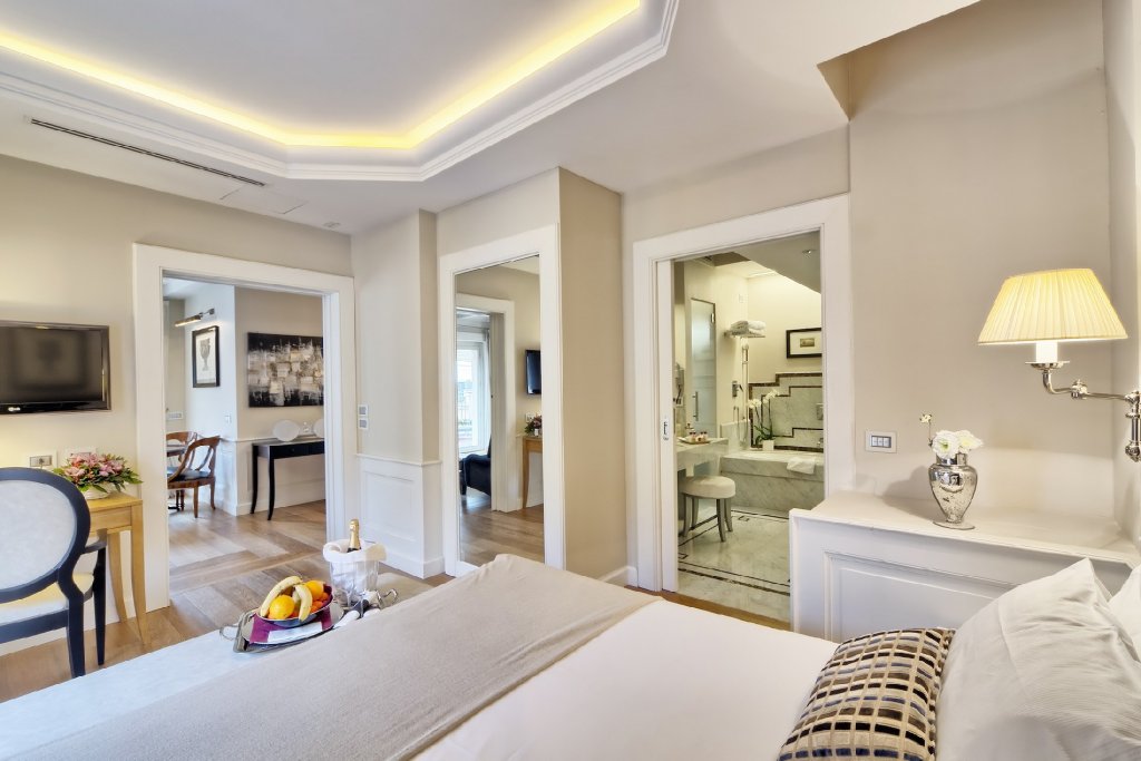 Фото Trevi Palace Luxury Inn