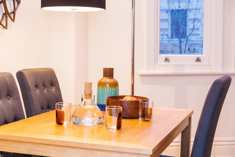 Фото Garrick Mansions by Q Apartments