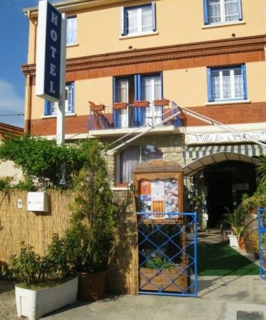 Гостиница Hôtel Les Mimosas в Анжеле-сюре-Мер