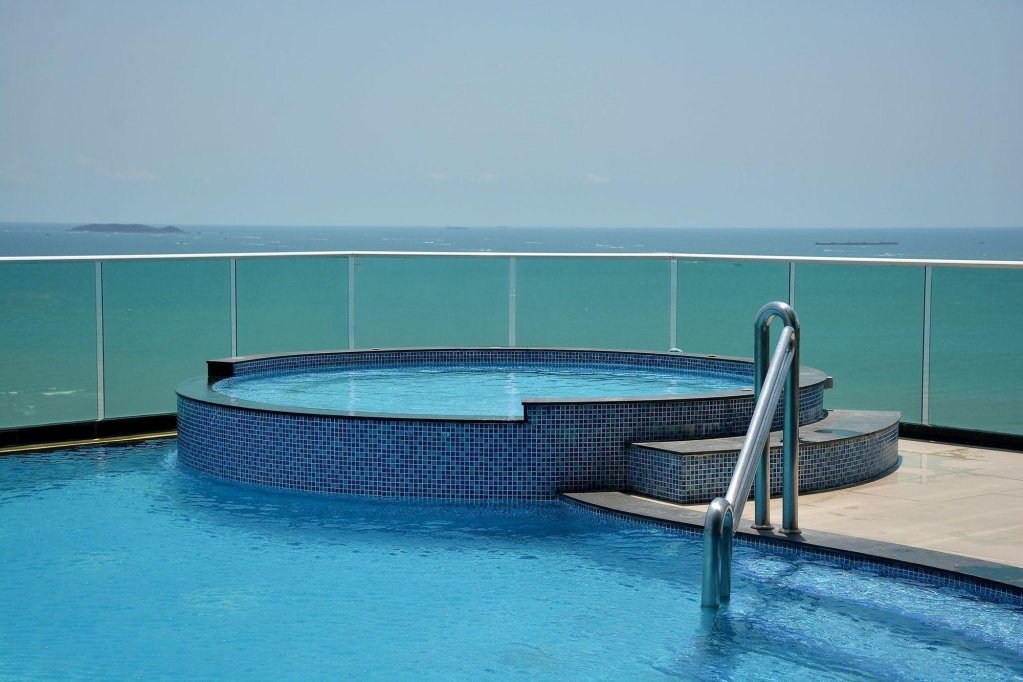 Фото Cosy Beach Hotel