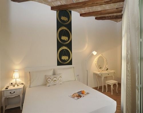 Фото Apart-Suites Hostemplo