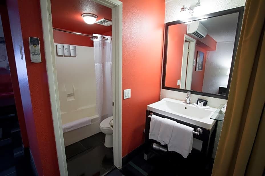 Фото The Clarendon Hotel and SPA