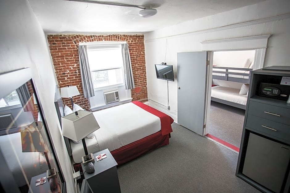 Фото The American Hotel