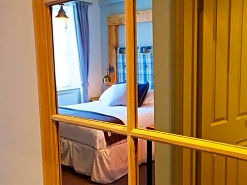 Фото Marlborough Arms Hotel