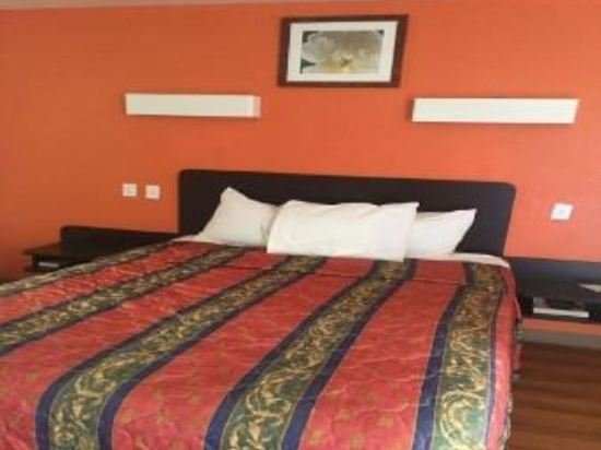 Фото Travelodge by Wyndham Sacramento Convention Center