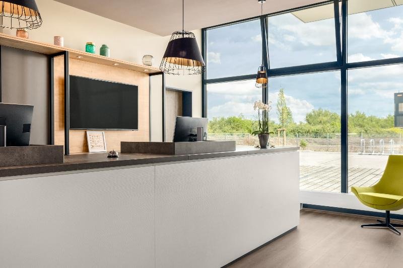 Фото Super 8 by Wyndham Hamburg Mitte