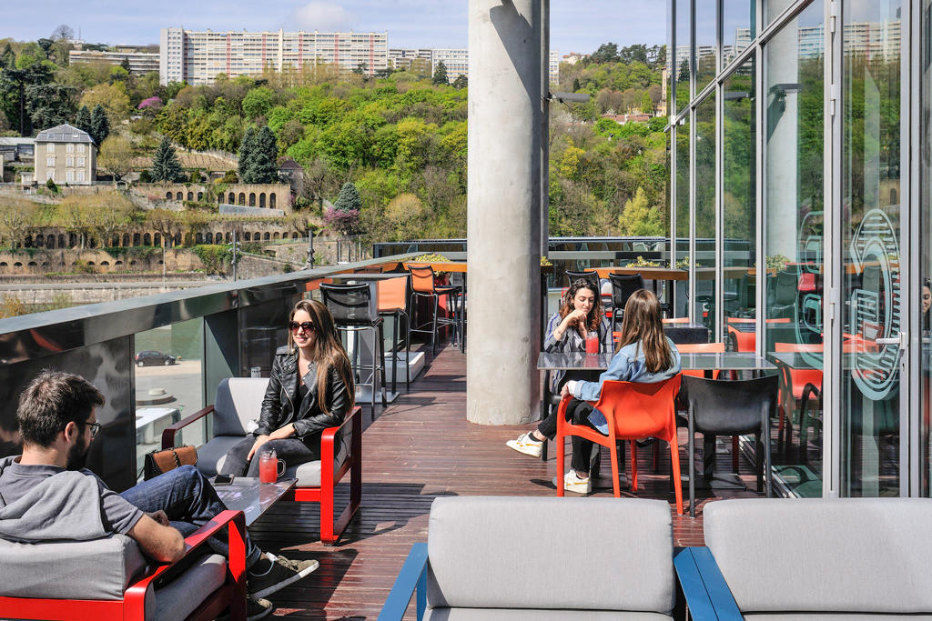 Фото Novotel Lyon Centre Confluence Bord de Saone