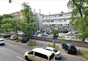 Гостиница At Queens Apartments