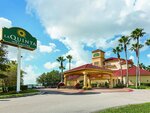 La Quinta Inn & Suites by Wyndham Orlando Airport North