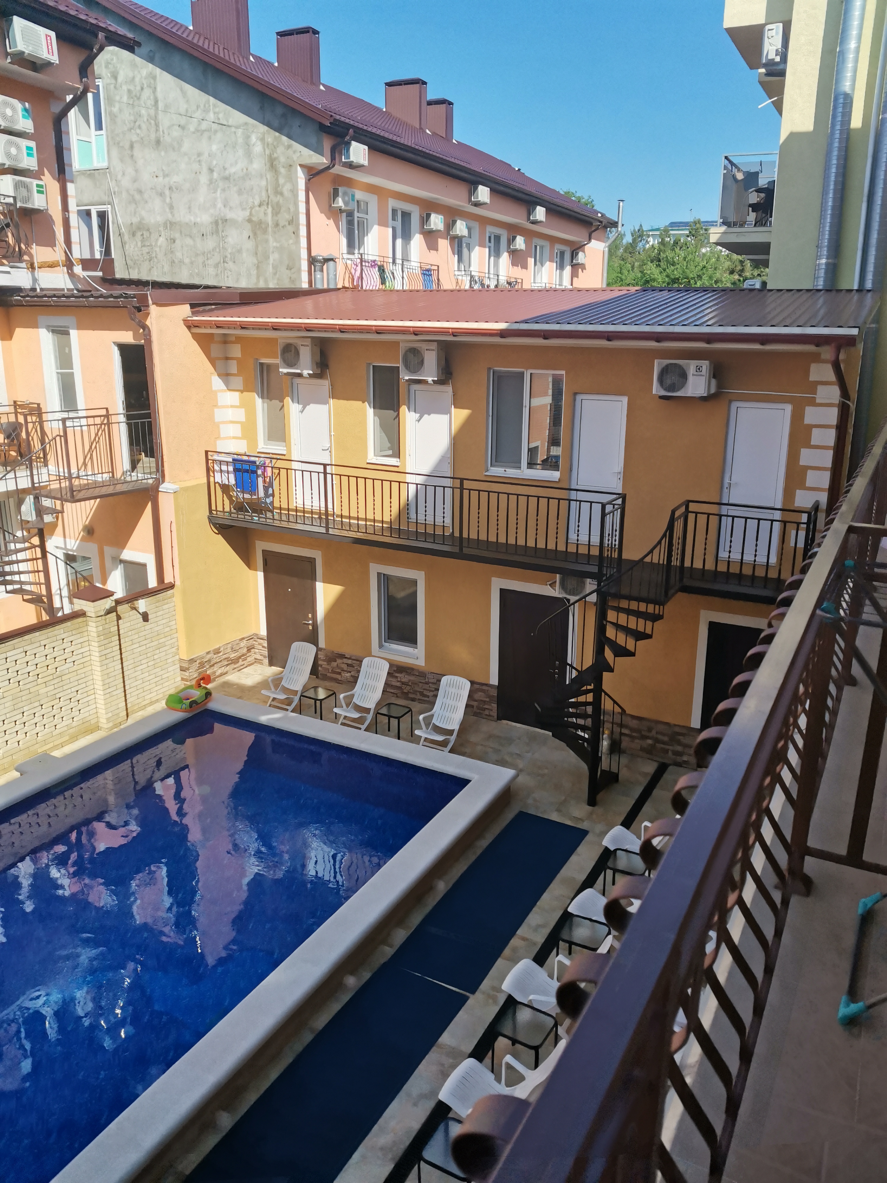 Фото Бристон