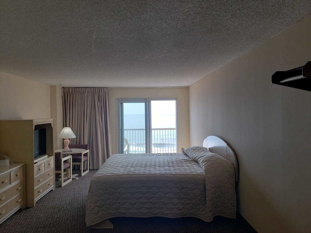 Фото The Americana Hotel