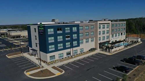 Гостиница Holiday Inn Express Hotel & Suites Camden-I20, an Ihg Hotel