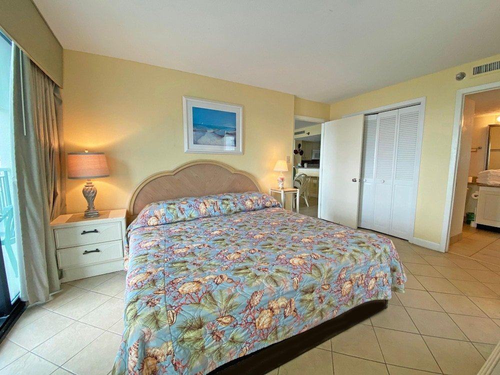 Фото Horizon at 77th