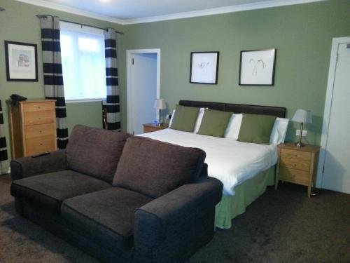 Фото Inchture Hotel