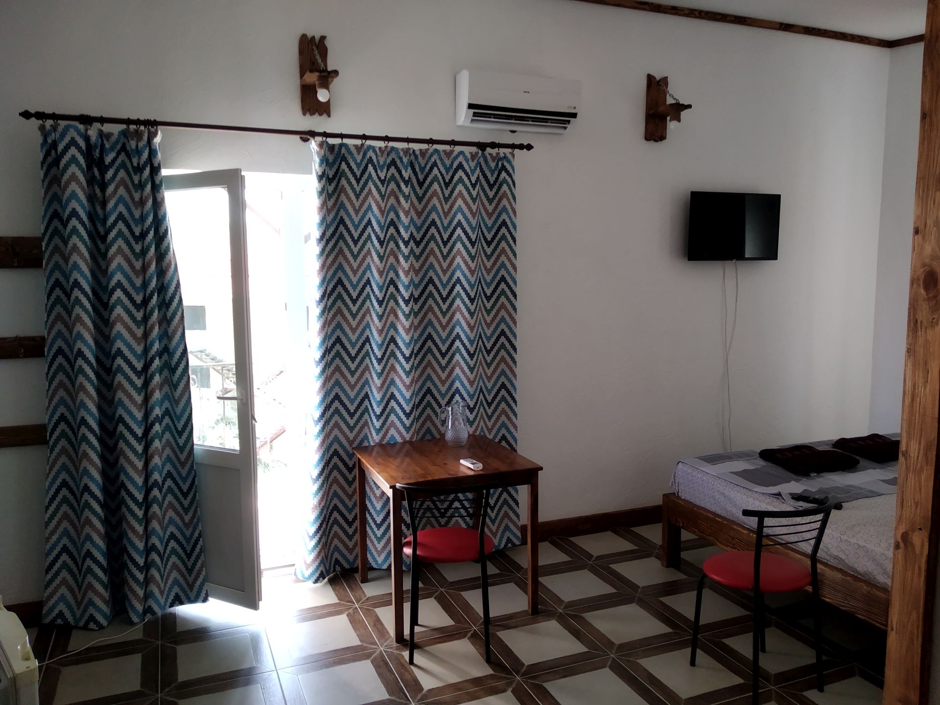 Фото Дом с Дельфином