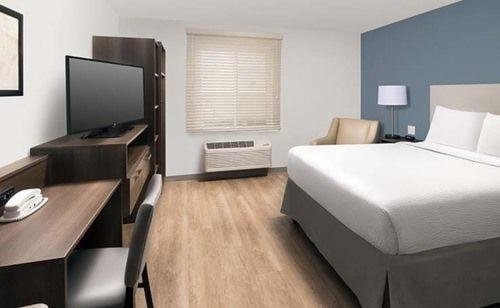 Фото WoodSpring Suites Deerfield Beach