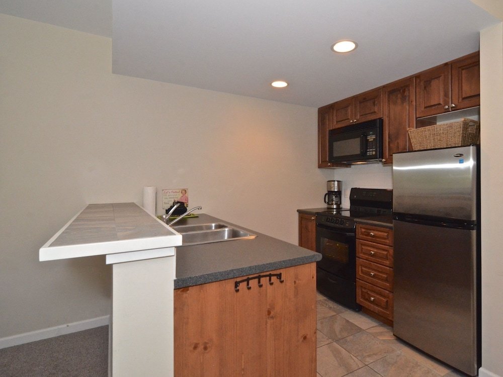 Фото Whistler Blackcomb Vr at Tyndall Stone