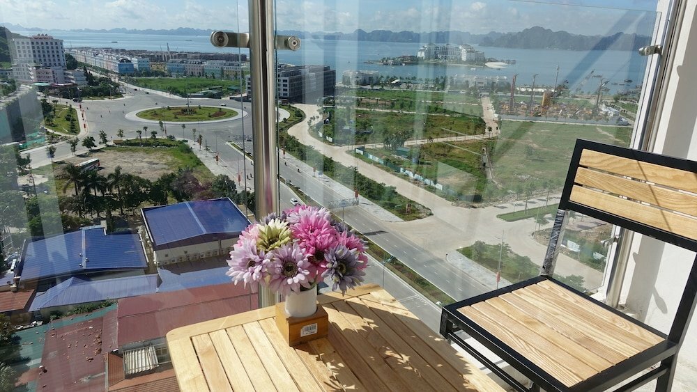 Short-term housing rental Salito Apt Sea View in New Life Tower, Ha Long, photo