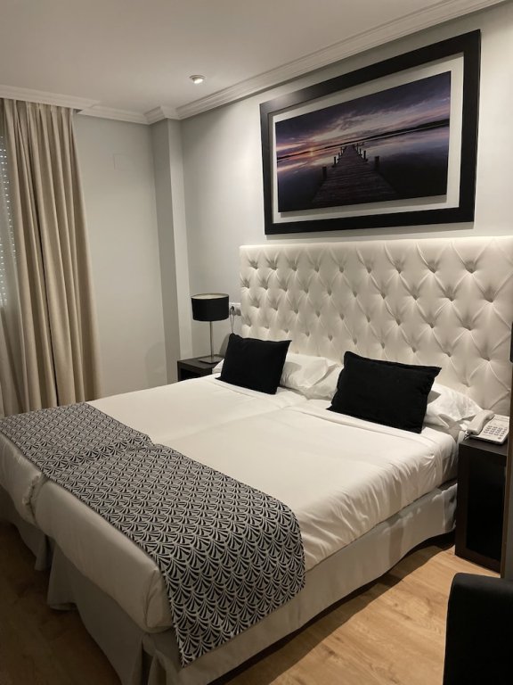 Фото Hotel Suites Feria de Madrid