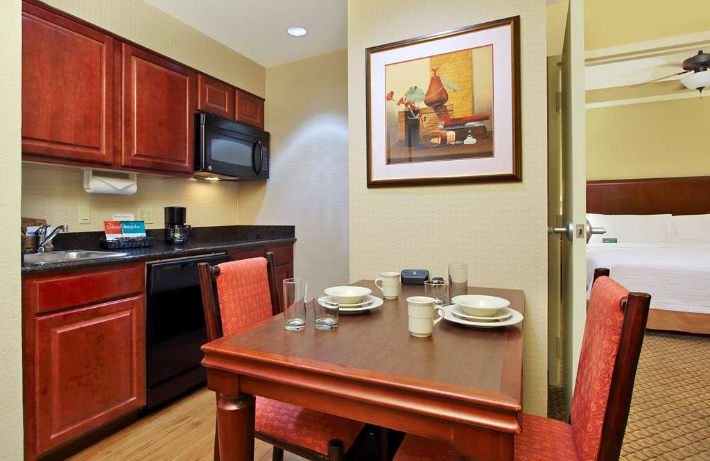 Фото Homewood Suites by Hilton Miami Airport West