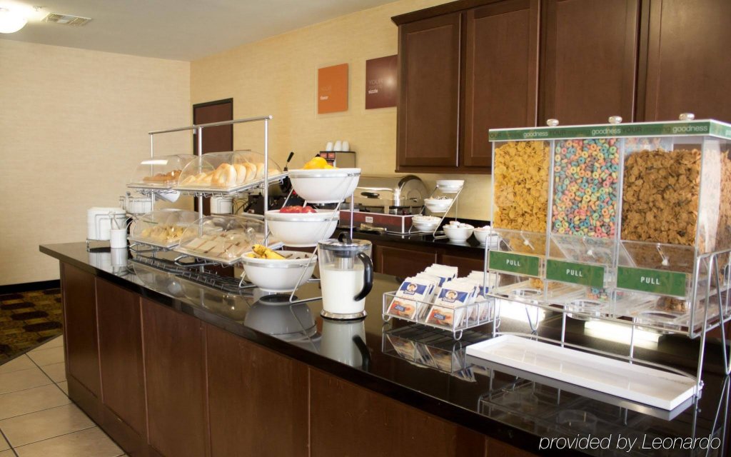 Фото Comfort Suites San Antonio North - Stone Oak