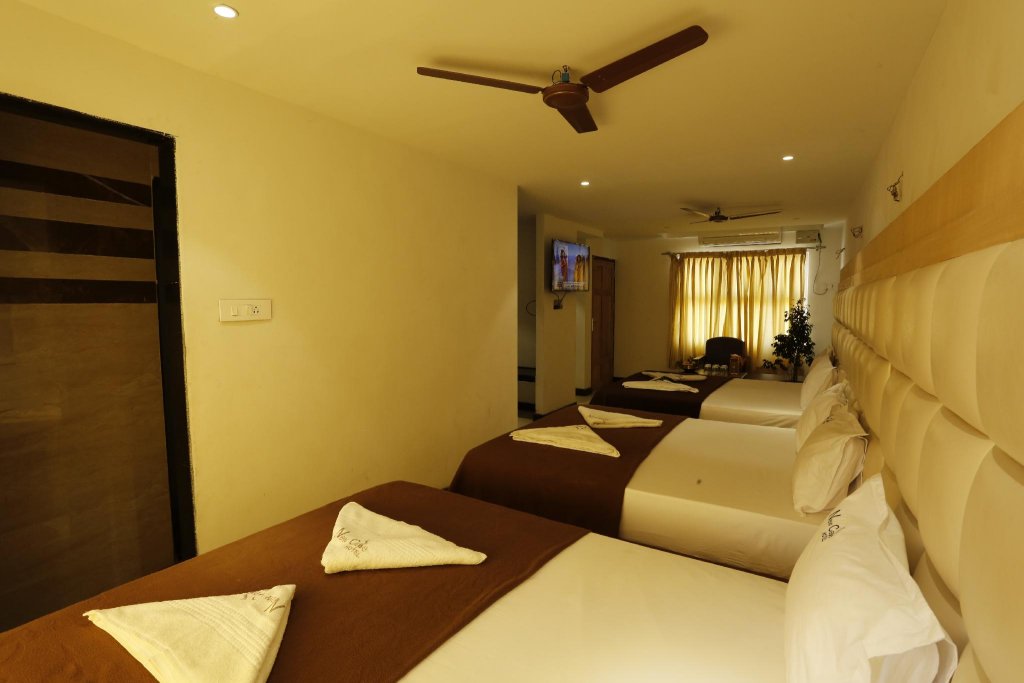 Фото New Cape Hotel