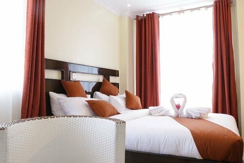 Гостиница Claire De Lune Moonlight Hotel в Накуру