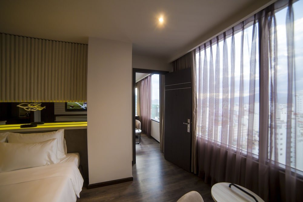 Фото Nha Trang Beach Hotel