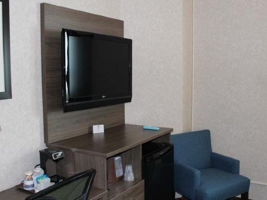 Фото Best Western Plus Carlton Plaza