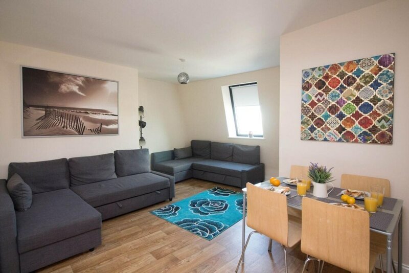 Жильё посуточно Stayzo Castle Penthouse 18- A Clean Fresh Modern Apartment With Free Wi-fi в Саутгемптоне