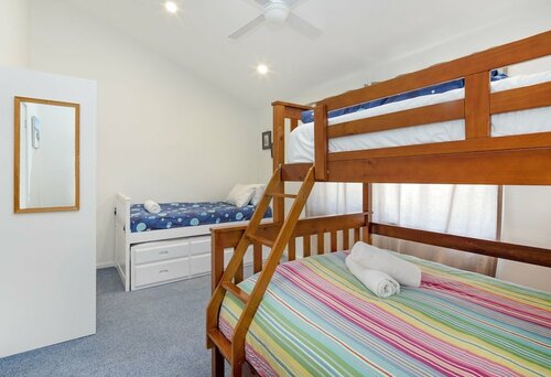 Гостиница 'Matilda' - Spacious & centrally located with great lake views