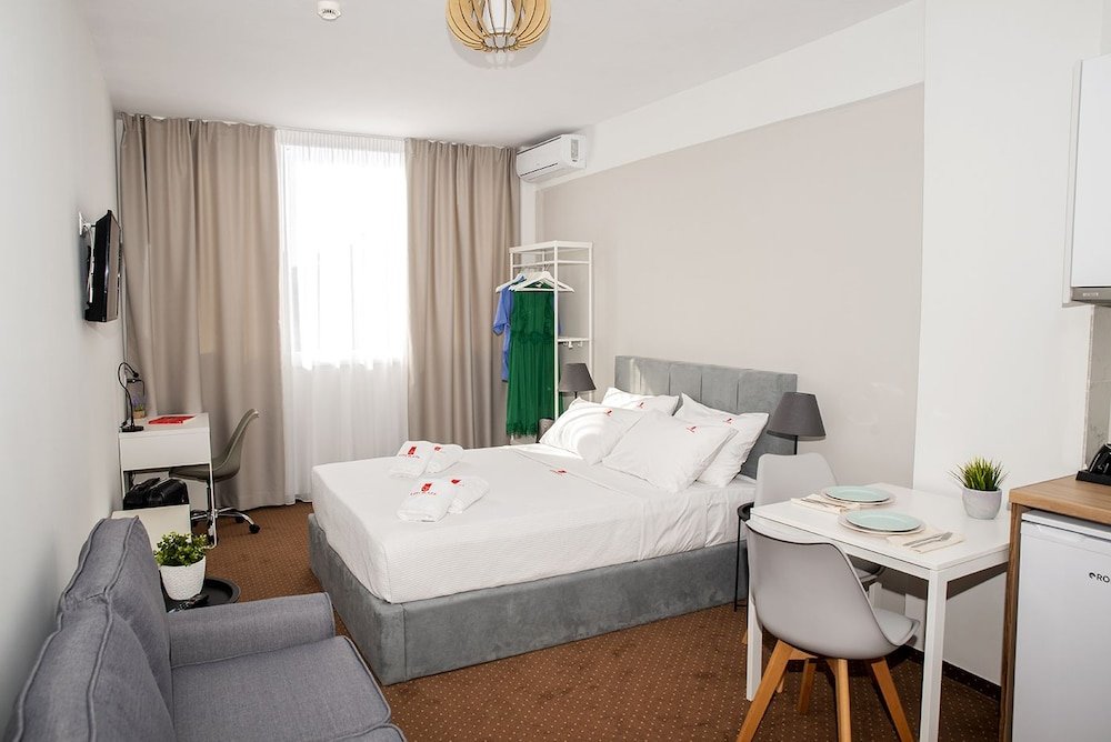 Фото City Plaza Apartments & Rooms