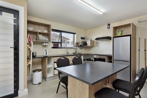 Гостиница Camdene Guesthouse and sc apartments в Кейптауне